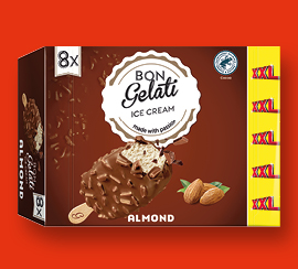 Hnědé balení 8 kusů mandlových nanuků na červeném pozadí