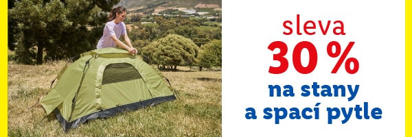 Banner poukazující na 30% slevu na stany a spací pytle. V levé části banneru je žena u zeleného stanu v přírodě. V pravé části je text.