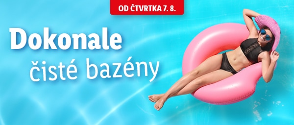 Na banneru je žena plující v růžovém kruhu a černých plavkách v bazénu a v levé části je bílý text "Dokonale čisté bazény"